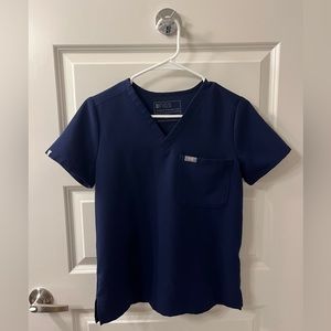 Figs- Catarina one pocket scrub top- XXS navy blue